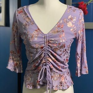 🌼 Flirty Floral Top 🌼